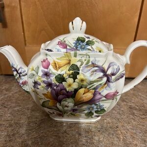 Sadler England Spring Floral Teapot Duchess Pattern (Discontinued)